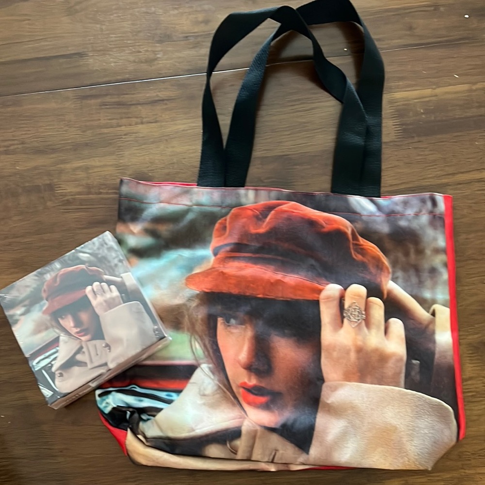 ❤️ NWOT RED TAYLOR’S VERSION CAPITAL ONE PUZZLE AND BAG ❤️
